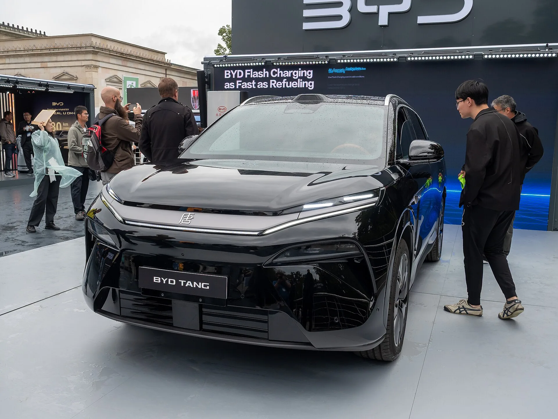 BYD Tang L