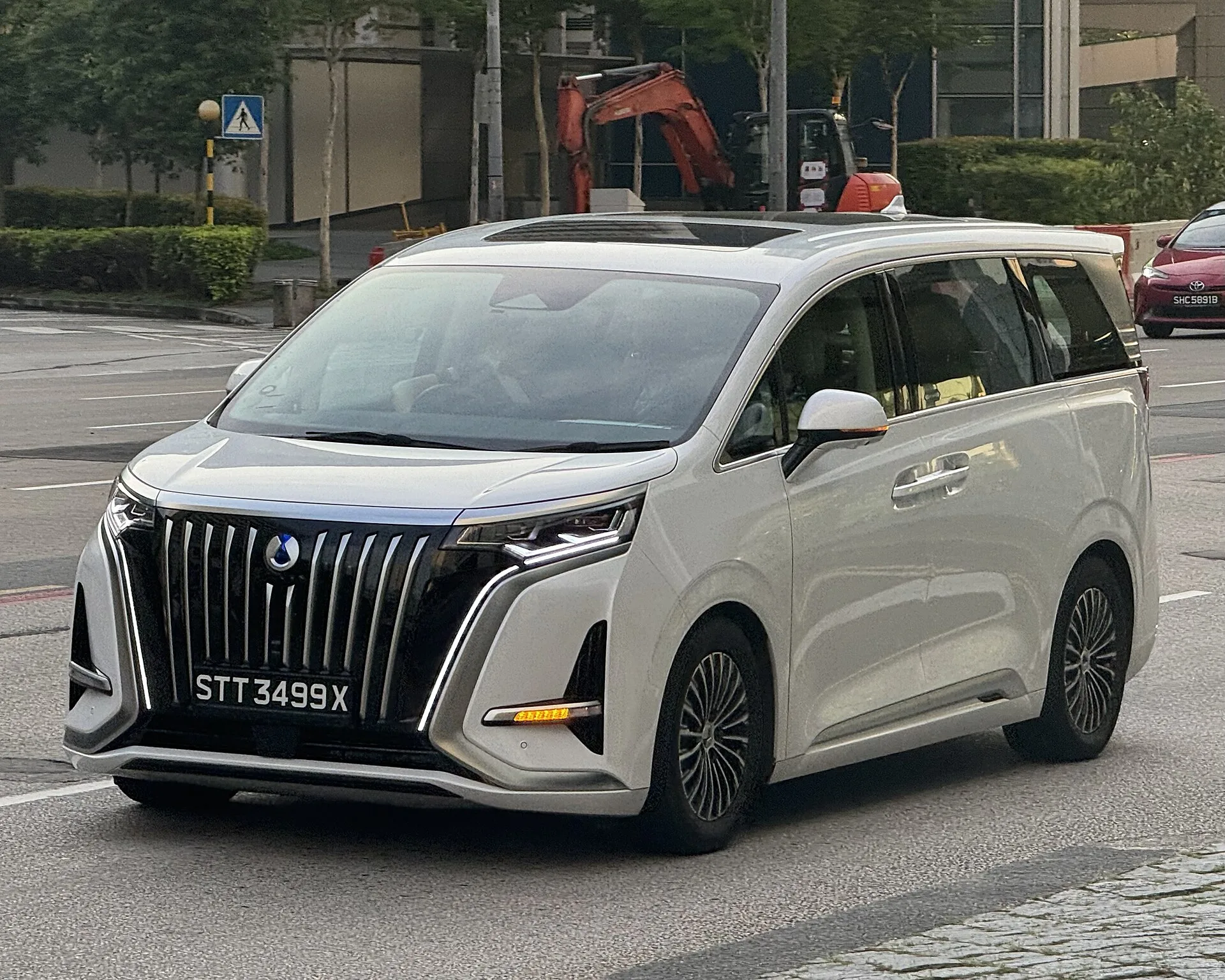 Denza D9 EV