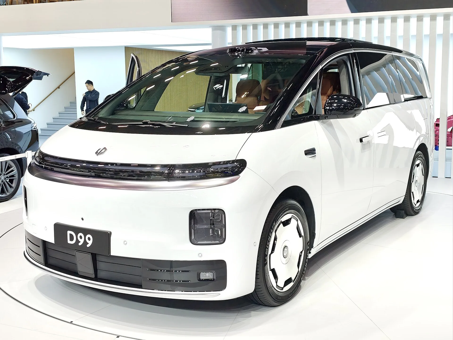 Leapmotor D99